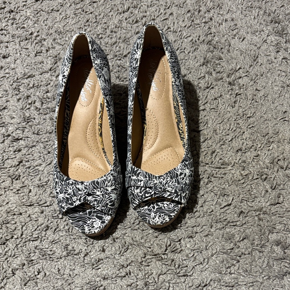 Dexflex Comfort Black and White Patterned Wedges - Picture 1 of 5